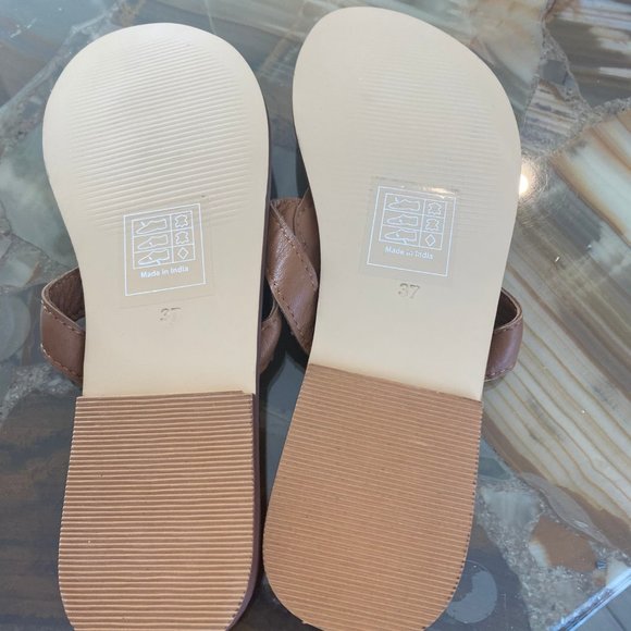 NWOT Guadalupe Brown Leather Bead/Stone Thong Sandals Sz 37/US 7* - Picture 5 of 5